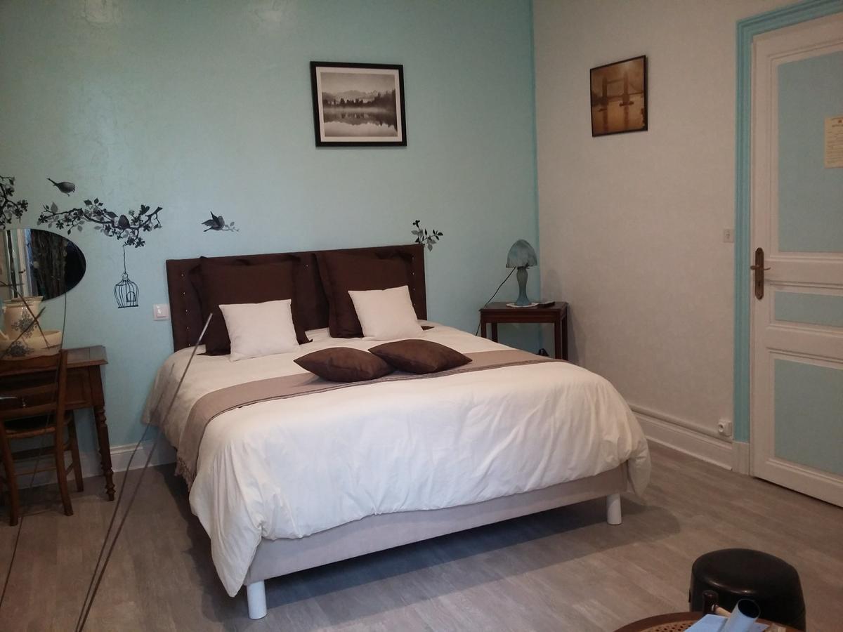 Logis Des Bessons Bed & Breakfast Migron Ngoại thất bức ảnh